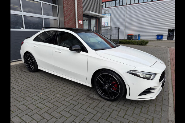 Mercedes-Benz A-Klasse A200 AMG Limo LED Pano Camera Sfeer Mercedes-Benz A-Klasse A200 AMG Limo LED Pano Camera Sfeer