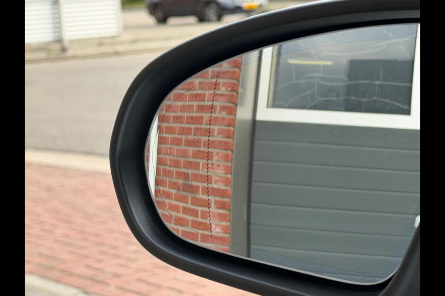 Mercedes-Benz A-Klasse A200 AMG Limo LED Pano Camera Sfeer Mercedes-Benz A-Klasse A200 AMG Limo LED Pano Camera Sfeer