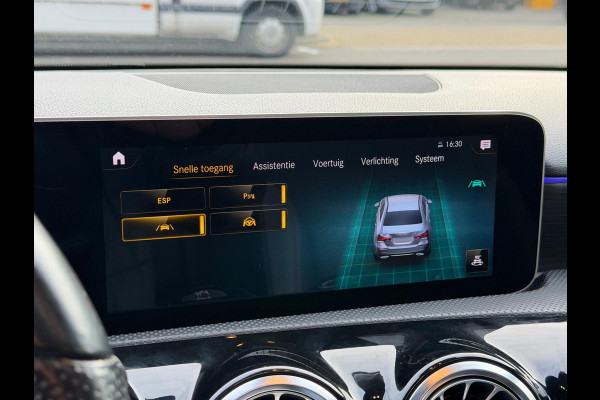 Mercedes-Benz A-Klasse A200 AMG Limo LED Pano Camera Sfeer Mercedes-Benz A-Klasse A200 AMG Limo LED Pano Camera Sfeer