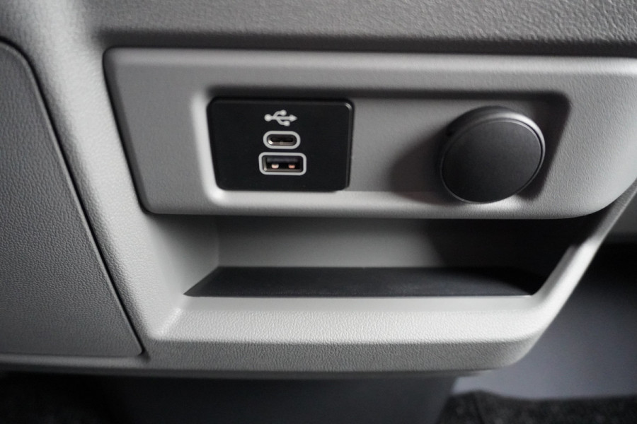 Ford Transit Custom 300L 2.0 TDCI 136PK L2H1 Trend Schuifdeur links en rechts nr. V108 | Airco | Cruise | Trekhaak