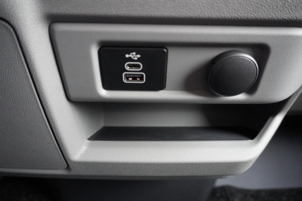 Ford Transit Custom 300L 2.0 TDCI 136PK L2H1 Trend Schuifdeur links en rechts nr. V108 | Airco | Cruise | Trekhaak