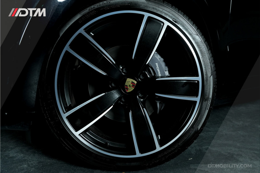 Porsche Cayenne 3.0 E-Hybrid | Sport Design & Chrono | | Panoramadak | ACC | Achterasbesturing