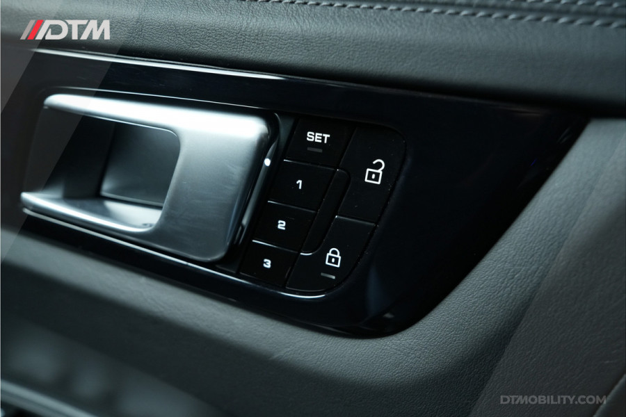 Porsche Cayenne 3.0 E-Hybrid | Sport Design & Chrono | | Panoramadak | ACC | Achterasbesturing