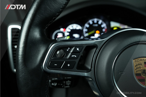 Porsche Cayenne 3.0 E-Hybrid | Sport Design & Chrono | | Panoramadak | ACC | Achterasbesturing