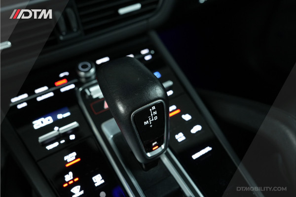 Porsche Cayenne 3.0 E-Hybrid | Sport Design & Chrono | | Panoramadak | ACC | Achterasbesturing