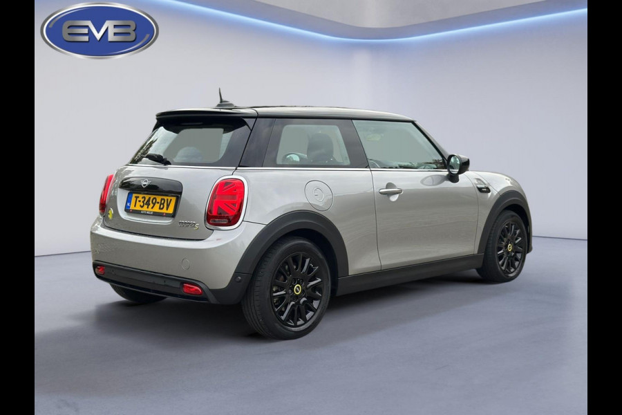 MINI Mini Electric CAMDEN automaat 33 kWh, 12912 km, 1/2 lederen sportinterieur, stoelverwarming, 1 e eigenaar, nl auto met nap MINI Mini Electric CAMDEN automaat 33 kWh, 12912 km, 1/2 lederen sportinterieur, stoelverwarming, 1 e eigenaar, nl auto met nap