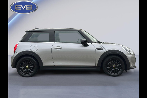 MINI Mini Electric CAMDEN automaat 33 kWh, 12912 km, 1/2 lederen sportinterieur, stoelverwarming, 1 e eigenaar, nl auto met nap MINI Mini Electric CAMDEN automaat 33 kWh, 12912 km, 1/2 lederen sportinterieur, stoelverwarming, 1 e eigenaar, nl auto met nap