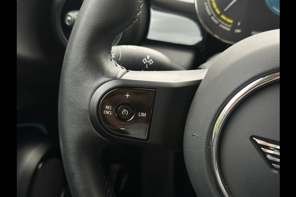 MINI Mini Electric CAMDEN automaat 33 kWh, 12912 km, 1/2 lederen sportinterieur, stoelverwarming, 1 e eigenaar, nl auto met nap MINI Mini Electric CAMDEN automaat 33 kWh, 12912 km, 1/2 lederen sportinterieur, stoelverwarming, 1 e eigenaar, nl auto met nap