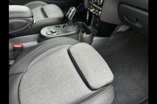 MINI Mini Electric CAMDEN automaat 33 kWh, 12912 km, 1/2 lederen sportinterieur, stoelverwarming, 1 e eigenaar, nl auto met nap MINI Mini Electric CAMDEN automaat 33 kWh, 12912 km, 1/2 lederen sportinterieur, stoelverwarming, 1 e eigenaar, nl auto met nap