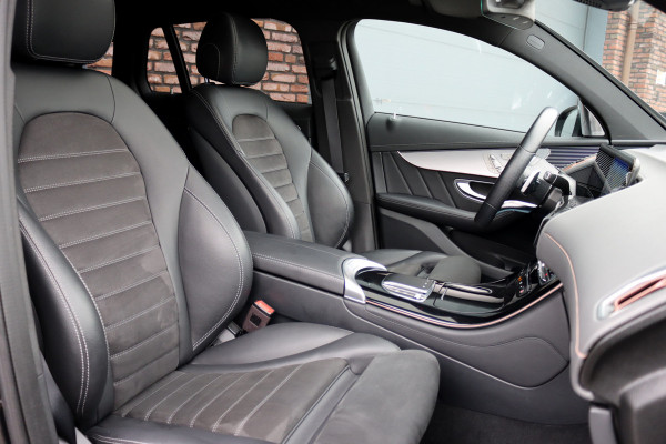Mercedes-Benz EQC 400 4MATIC Premium+ AMG Line 80 kWh | 30.500,- ex BTW | Schuifdak | Distronic+ | Burmester | Memory | Parfumering | Keyless Go | Surround Camera | HUD | Multibeam LED |