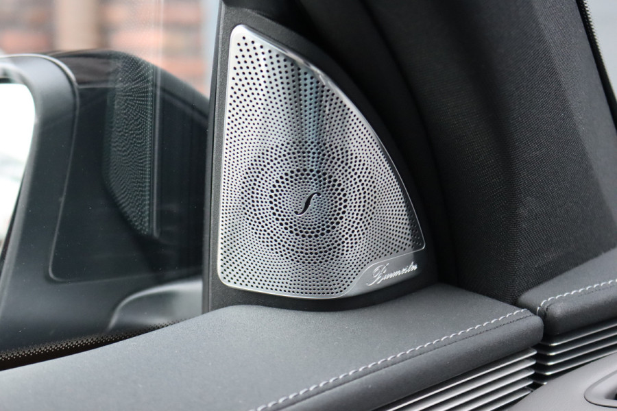 Mercedes-Benz EQC 400 4MATIC Premium+ AMG Line 80 kWh | 30.500,- ex BTW | Schuifdak | Distronic+ | Burmester | Memory | Parfumering | Keyless Go | Surround Camera | HUD | Multibeam LED |