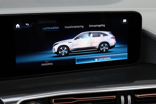 Mercedes-Benz EQC 400 4MATIC Premium+ AMG Line 80 kWh | 30.500,- ex BTW | Schuifdak | Distronic+ | Burmester | Memory | Parfumering | Keyless Go | Surround Camera | HUD | Multibeam LED |