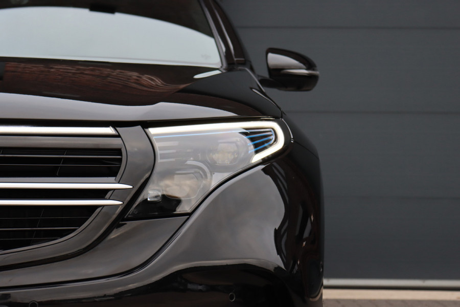 Mercedes-Benz EQC 400 4MATIC Premium+ AMG Line 80 kWh | 30.500,- ex BTW | Schuifdak | Distronic+ | Burmester | Memory | Parfumering | Keyless Go | Surround Camera | HUD | Multibeam LED |