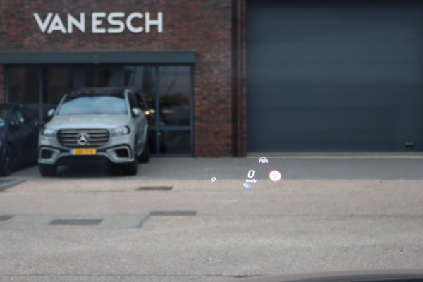 Mercedes-Benz EQC 400 4MATIC Premium+ AMG Line 80 kWh | 30.500,- ex BTW | Schuifdak | Distronic+ | Burmester | Memory | Parfumering | Keyless Go | Surround Camera | HUD | Multibeam LED |