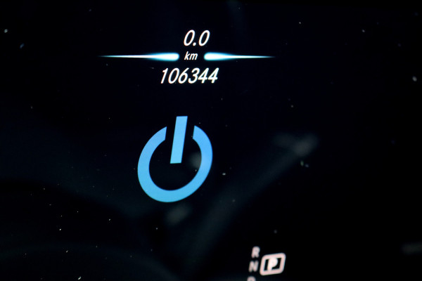 Mercedes-Benz EQC 400 4MATIC Premium+ AMG Line 80 kWh | 30.500,- ex BTW | Schuifdak | Distronic+ | Burmester | Memory | Parfumering | Keyless Go | Surround Camera | HUD | Multibeam LED |