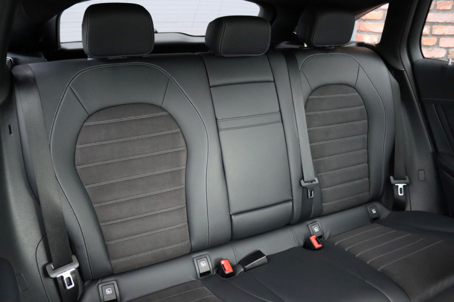 Mercedes-Benz EQC 400 4MATIC Premium+ AMG Line 80 kWh | 30.500,- ex BTW | Schuifdak | Distronic+ | Burmester | Memory | Parfumering | Keyless Go | Surround Camera | HUD | Multibeam LED |