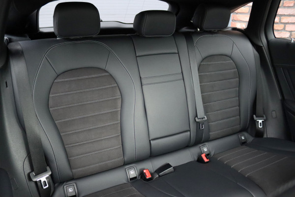 Mercedes-Benz EQC 400 4MATIC Premium+ AMG Line 80 kWh | 30.500,- ex BTW | Schuifdak | Distronic+ | Burmester | Memory | Parfumering | Keyless Go | Surround Camera | HUD | Multibeam LED |