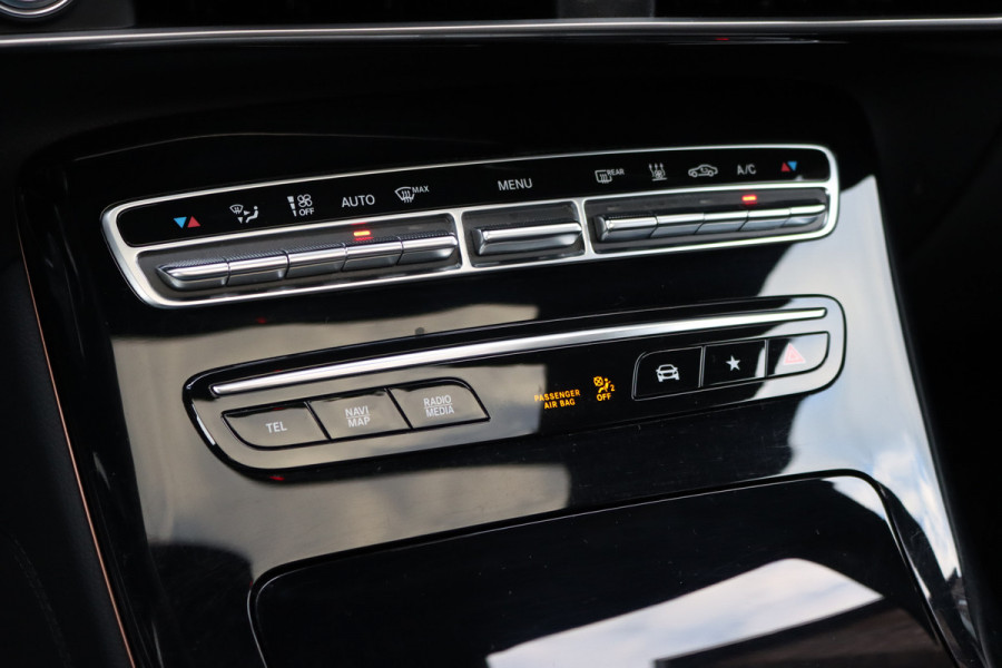 Mercedes-Benz EQC 400 4MATIC Premium+ AMG Line 80 kWh | 30.500,- ex BTW | Schuifdak | Distronic+ | Burmester | Memory | Parfumering | Keyless Go | Surround Camera | HUD | Multibeam LED |