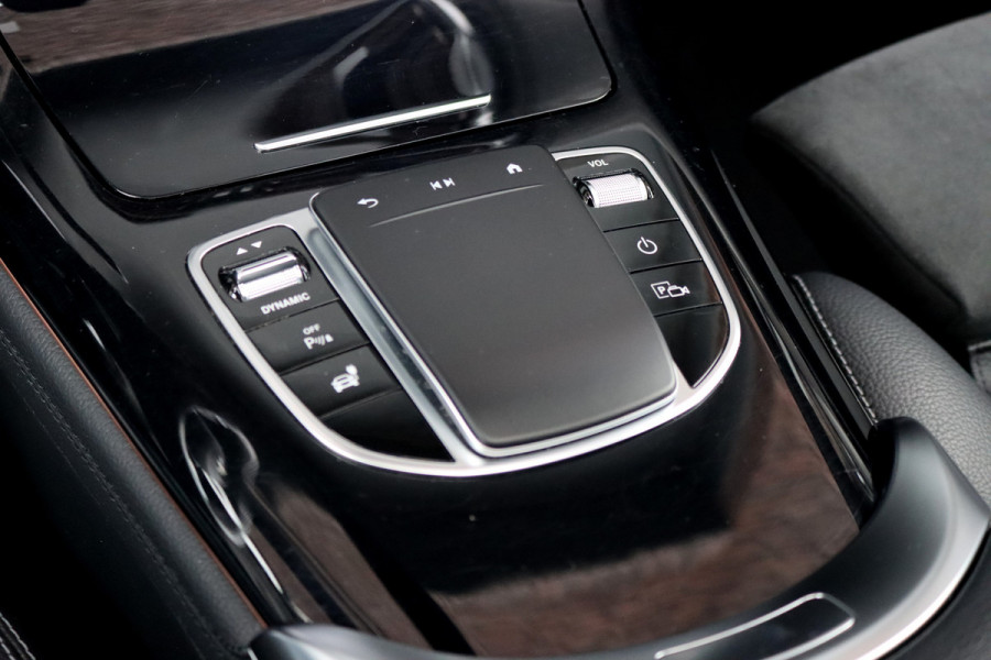 Mercedes-Benz EQC 400 4MATIC Premium+ AMG Line 80 kWh | 30.500,- ex BTW | Schuifdak | Distronic+ | Burmester | Memory | Parfumering | Keyless Go | Surround Camera | HUD | Multibeam LED |