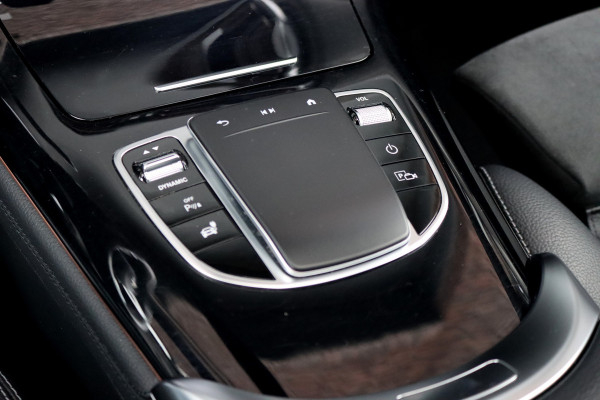 Mercedes-Benz EQC 400 4MATIC Premium+ AMG Line 80 kWh | 30.500,- ex BTW | Schuifdak | Distronic+ | Burmester | Memory | Parfumering | Keyless Go | Surround Camera | HUD | Multibeam LED |