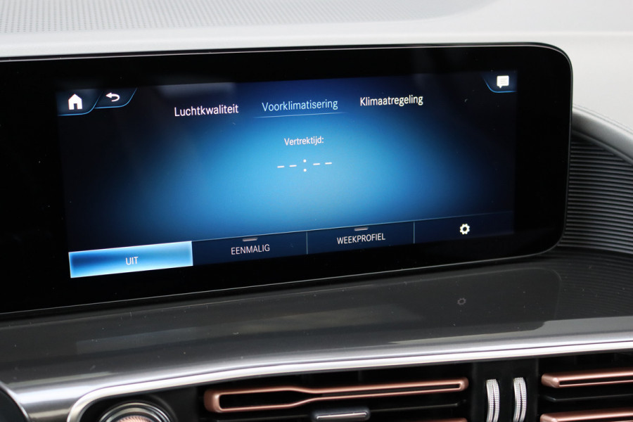Mercedes-Benz EQC 400 4MATIC Premium+ AMG Line 80 kWh | 30.500,- ex BTW | Schuifdak | Distronic+ | Burmester | Memory | Parfumering | Keyless Go | Surround Camera | HUD | Multibeam LED |