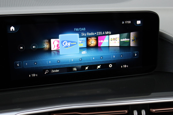 Mercedes-Benz EQC 400 4MATIC Premium+ AMG Line 80 kWh | 30.500,- ex BTW | Schuifdak | Distronic+ | Burmester | Memory | Parfumering | Keyless Go | Surround Camera | HUD | Multibeam LED |