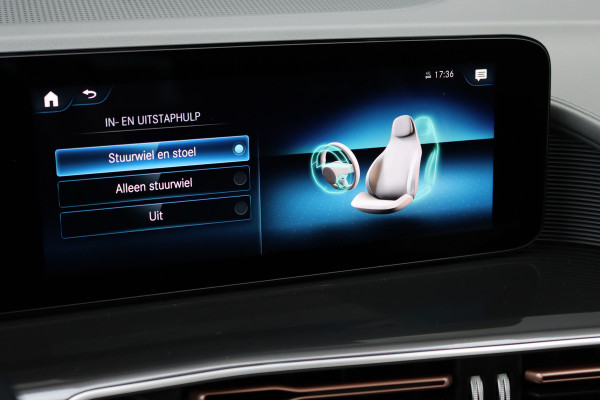 Mercedes-Benz EQC 400 4MATIC Premium+ AMG Line 80 kWh | 30.500,- ex BTW | Schuifdak | Distronic+ | Burmester | Memory | Parfumering | Keyless Go | Surround Camera | HUD | Multibeam LED |