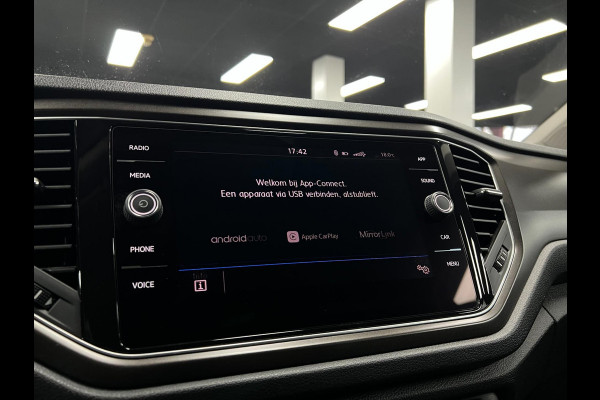 Volkswagen T-Roc 1.0 TSI | PDC | ACC | Lane assist |CARPLAY| Volkswagen T-Roc 1.0 TSI | PDC | ACC | Lane assist |CARPLAY|