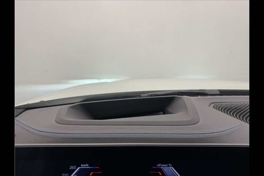 BMW i4 M50 High Executive 84 kWh ACC 360 Camera schuifkanteldak H&K 544PK NL Auto BMW i4 M50 High Executive 84 kWh ACC 360 Camera schuifkanteldak H&K 544PK NL Auto