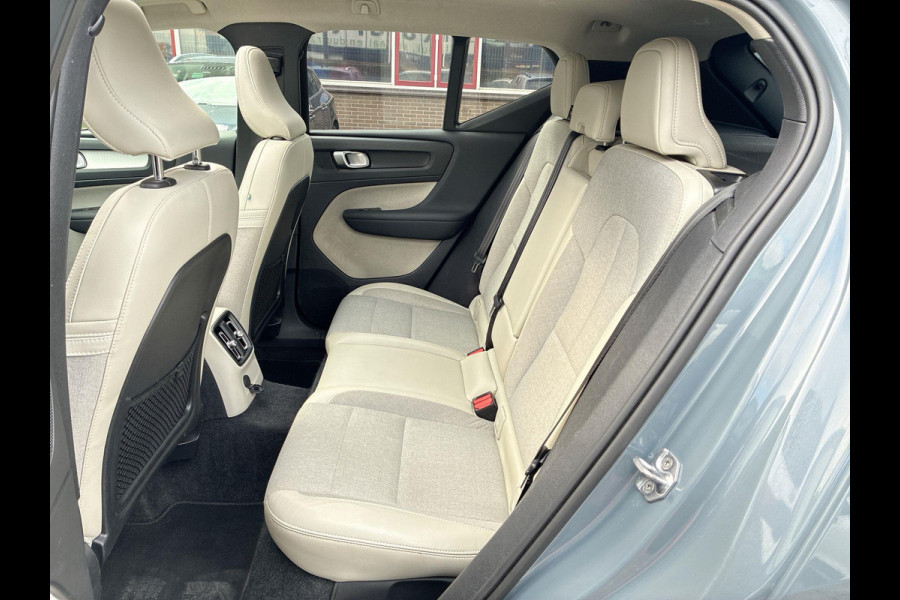 Volvo XC40 1.5 T5 Recharge Inscription 261pk! | SkyRoof | Park Assist | 18" Lm-Velgen | Stoelverwarming | Carplay Android Auto Volvo XC40 1.5 T5 Recharge Inscription 261pk! | SkyRoof | Park Assist | 18" Lm-Velgen | Stoelverwarming | Carplay Android Auto