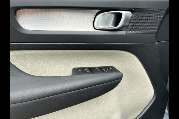 Volvo XC40 1.5 T5 Recharge Inscription 261pk! | SkyRoof | Park Assist | 18" Lm-Velgen | Stoelverwarming | Carplay Android Auto Volvo XC40 1.5 T5 Recharge Inscription 261pk! | SkyRoof | Park Assist | 18" Lm-Velgen | Stoelverwarming | Carplay Android Auto