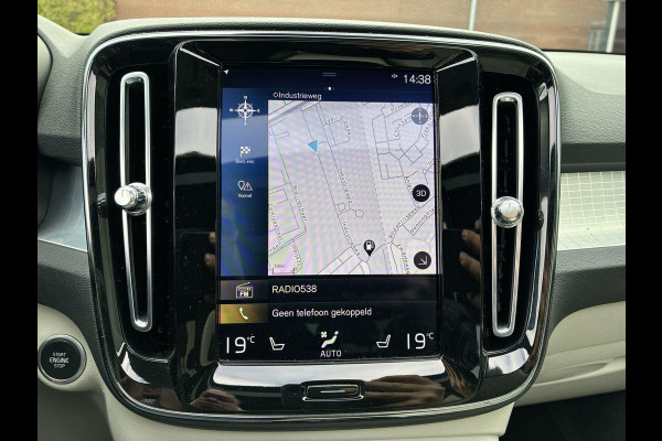 Volvo XC40 1.5 T5 Recharge Inscription 261pk! | SkyRoof | Park Assist | 18" Lm-Velgen | Stoelverwarming | Carplay Android Auto Volvo XC40 1.5 T5 Recharge Inscription 261pk! | SkyRoof | Park Assist | 18" Lm-Velgen | Stoelverwarming | Carplay Android Auto