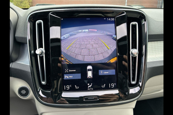 Volvo XC40 1.5 T5 Recharge Inscription 261pk! | SkyRoof | Park Assist | 18" Lm-Velgen | Stoelverwarming | Carplay Android Auto Volvo XC40 1.5 T5 Recharge Inscription 261pk! | SkyRoof | Park Assist | 18" Lm-Velgen | Stoelverwarming | Carplay Android Auto