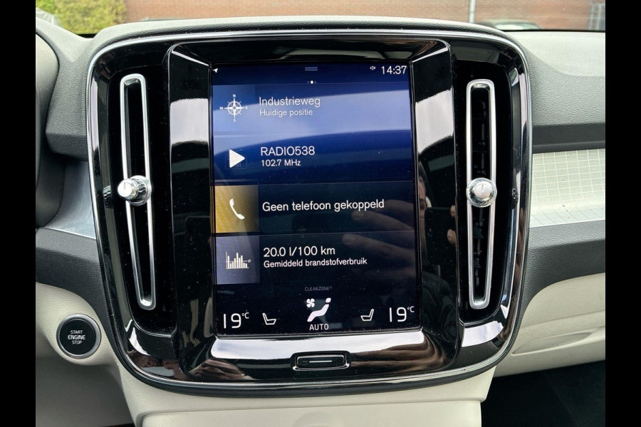 Volvo XC40 1.5 T5 Recharge Inscription 261pk! | SkyRoof | Park Assist | 18" Lm-Velgen | Stoelverwarming | Carplay Android Auto Volvo XC40 1.5 T5 Recharge Inscription 261pk! | SkyRoof | Park Assist | 18" Lm-Velgen | Stoelverwarming | Carplay Android Auto