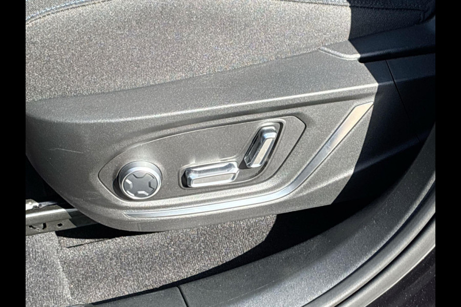 Lynk & Co 01 1.5 Plug in Hybrid 261pk | SkyRoof | 360° Camera | Climate Pack | Pilot Assist | Park Assist | Carplay Android auto Lynk & Co 01 1.5 Plug in Hybrid 261pk | SkyRoof | 360° Camera | Climate Pack | Pilot Assist | Park Assist | Carplay Android auto