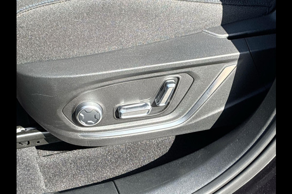 Lynk & Co 01 1.5 Plug in Hybrid 261pk | SkyRoof | 360° Camera | Climate Pack | Pilot Assist | Park Assist | Carplay Android auto Lynk & Co 01 1.5 Plug in Hybrid 261pk | SkyRoof | 360° Camera | Climate Pack | Pilot Assist | Park Assist | Carplay Android auto