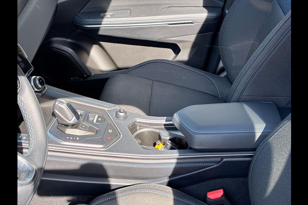 Lynk & Co 01 1.5 Plug in Hybrid 261pk | SkyRoof | 360° Camera | Climate Pack | Pilot Assist | Park Assist | Carplay Android auto Lynk & Co 01 1.5 Plug in Hybrid 261pk | SkyRoof | 360° Camera | Climate Pack | Pilot Assist | Park Assist | Carplay Android auto