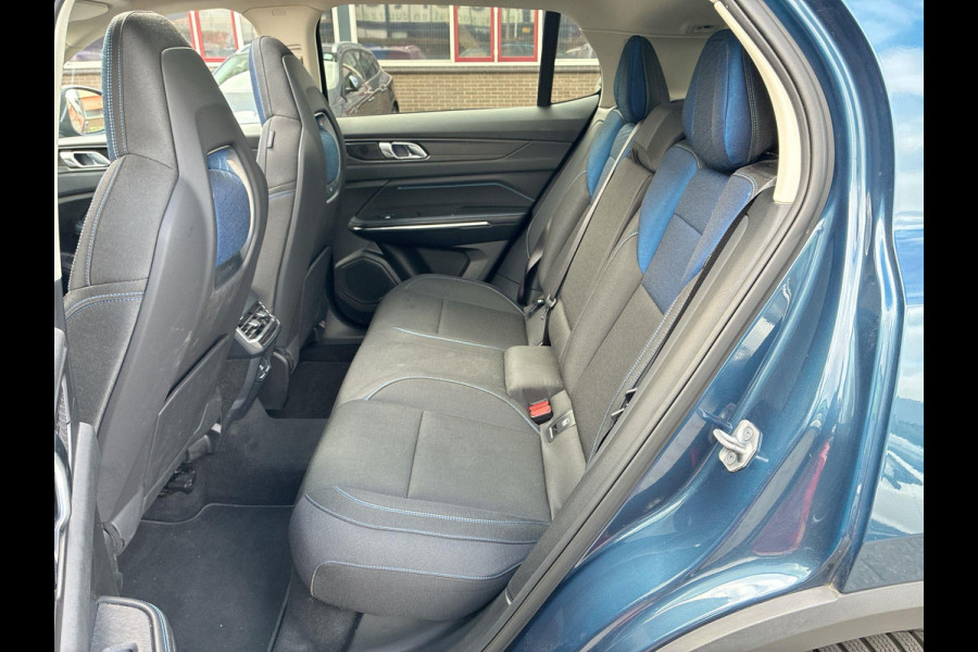 Lynk & Co 01 1.5 Plug in Hybrid 261pk | SkyRoof | 360° Camera | Climate Pack | Pilot Assist | Park Assist | Carplay Android auto Lynk & Co 01 1.5 Plug in Hybrid 261pk | SkyRoof | 360° Camera | Climate Pack | Pilot Assist | Park Assist | Carplay Android auto