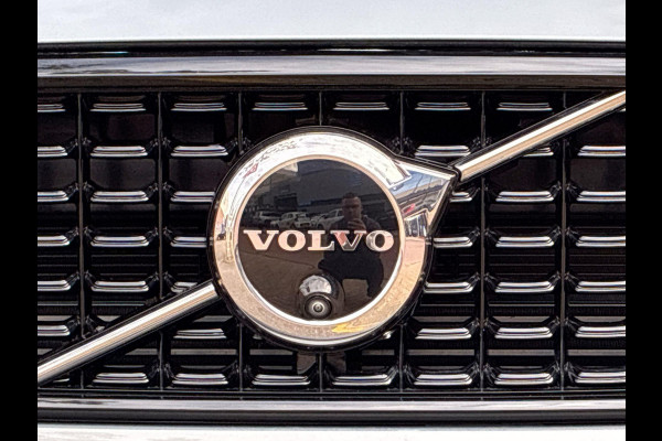 Volvo XC40 1.5 T4 Plug-in hybrid Plus Dark | Nieuwe auto | HK audio | 360° Camera | Trekhaak | Climate Pack | Pilot- Park Assist |