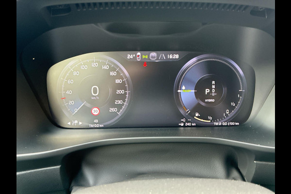 Volvo XC40 1.5 T4 Plug-in hybrid Plus Dark | Nieuwe auto | HK audio | 360° Camera | Trekhaak | Climate Pack | Pilot- Park Assist |