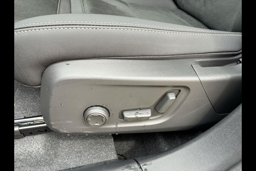 Volvo XC40 1.5 T4 Plug-in hybrid Plus Dark | Nieuwe auto | HK audio | 360° Camera | Trekhaak | Climate Pack | Pilot- Park Assist |