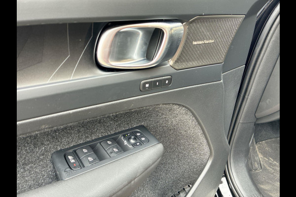 Volvo XC40 1.5 T4 Plug-in hybrid Plus Dark | Nieuwe auto | HK audio | 360° Camera | Trekhaak | Climate Pack | Pilot- Park Assist |