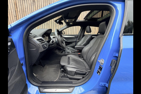 BMW X2 sDrive20i M-sport Automaat | Panoramadak | DAB | LED verlichting | 20 inch | Schakelflippers | Lederen bekleding | Stoelverwarmi BMW X2 sDrive20i M-sport Automaat | Panoramadak | DAB | LED verlichting | 20 inch | Schakelflippers | Lederen bekleding | Stoelverwarmi