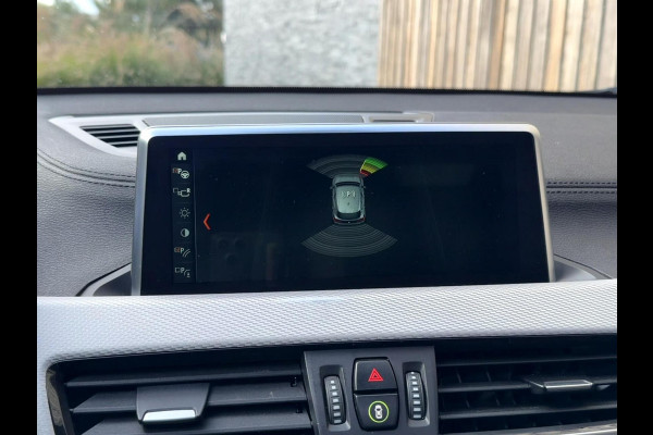 BMW X2 sDrive20i M-sport Automaat | Panoramadak | DAB | LED verlichting | 20 inch | Schakelflippers | Lederen bekleding | Stoelverwarmi BMW X2 sDrive20i M-sport Automaat | Panoramadak | DAB | LED verlichting | 20 inch | Schakelflippers | Lederen bekleding | Stoelverwarmi