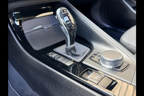 BMW X2 sDrive20i M-sport Automaat | Panoramadak | DAB | LED verlichting | 20 inch | Schakelflippers | Lederen bekleding | Stoelverwarmi BMW X2 sDrive20i M-sport Automaat | Panoramadak | DAB | LED verlichting | 20 inch | Schakelflippers | Lederen bekleding | Stoelverwarmi