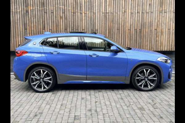 BMW X2 sDrive20i M-sport Automaat | Panoramadak | DAB | LED verlichting | 20 inch | Schakelflippers | Lederen bekleding | Stoelverwarmi BMW X2 sDrive20i M-sport Automaat | Panoramadak | DAB | LED verlichting | 20 inch | Schakelflippers | Lederen bekleding | Stoelverwarmi