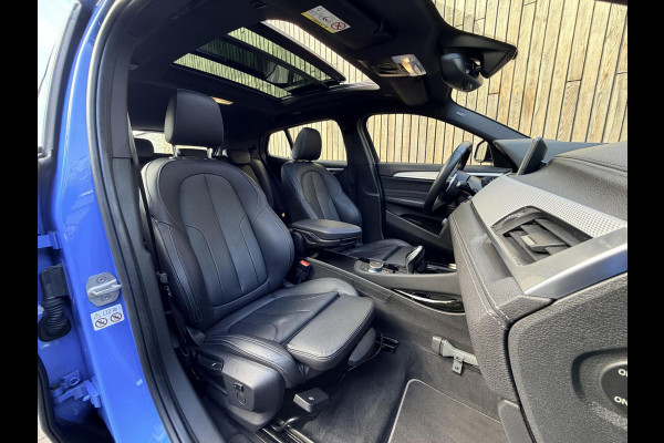BMW X2 sDrive20i M-sport Automaat | Panoramadak | DAB | LED verlichting | 20 inch | Schakelflippers | Lederen bekleding | Stoelverwarmi BMW X2 sDrive20i M-sport Automaat | Panoramadak | DAB | LED verlichting | 20 inch | Schakelflippers | Lederen bekleding | Stoelverwarmi