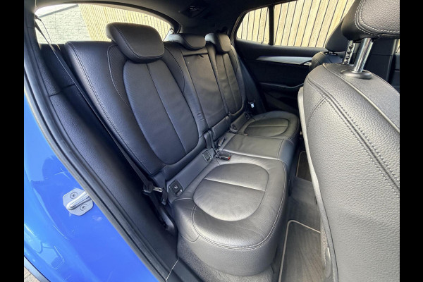 BMW X2 sDrive20i M-sport Automaat | Panoramadak | DAB | LED verlichting | 20 inch | Schakelflippers | Lederen bekleding | Stoelverwarmi BMW X2 sDrive20i M-sport Automaat | Panoramadak | DAB | LED verlichting | 20 inch | Schakelflippers | Lederen bekleding | Stoelverwarmi
