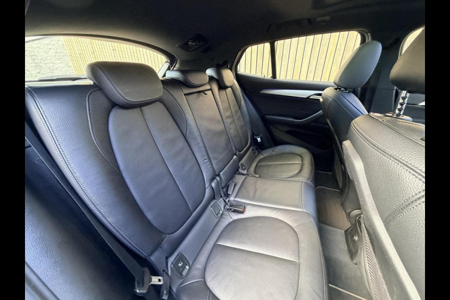 BMW X2 sDrive20i M-sport Automaat | Panoramadak | DAB | LED verlichting | 20 inch | Schakelflippers | Lederen bekleding | Stoelverwarmi BMW X2 sDrive20i M-sport Automaat | Panoramadak | DAB | LED verlichting | 20 inch | Schakelflippers | Lederen bekleding | Stoelverwarmi