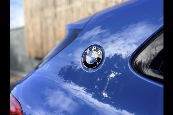 BMW X2 sDrive20i M-sport Automaat | Panoramadak | DAB | LED verlichting | 20 inch | Schakelflippers | Lederen bekleding | Stoelverwarmi BMW X2 sDrive20i M-sport Automaat | Panoramadak | DAB | LED verlichting | 20 inch | Schakelflippers | Lederen bekleding | Stoelverwarmi
